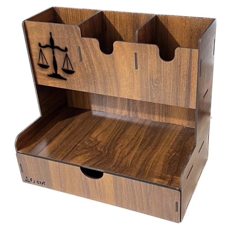 جامدادی چوبی طرح ترازوی عدالت مخصوص وکلا - خرید بی واسطه از کارخانه